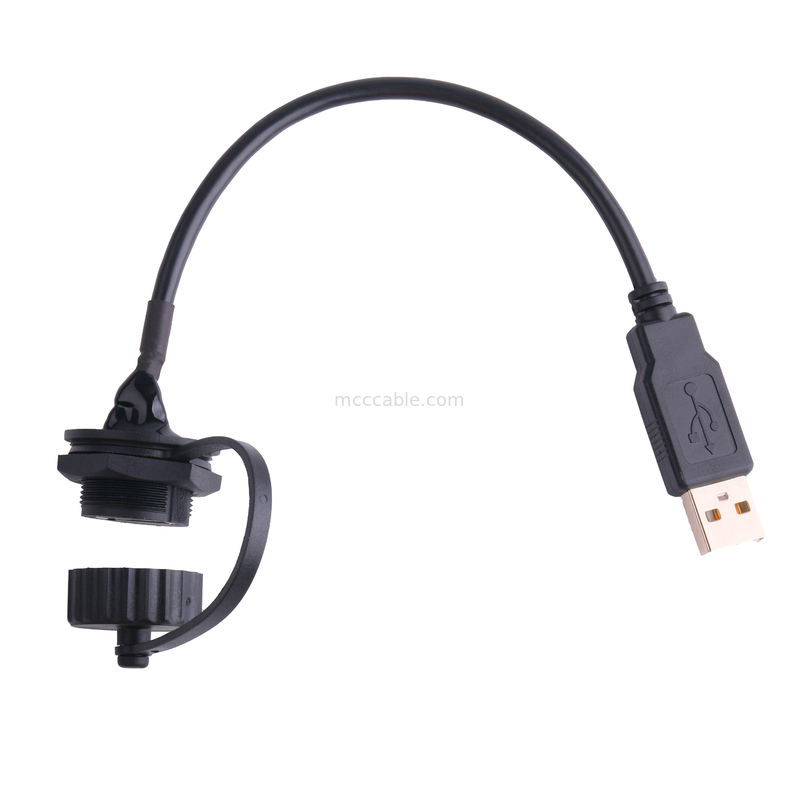 L'USB 2.0 un fermaglio con lo schermo ed il cappuccio all'USB 2.0 un usb cabla su misura
