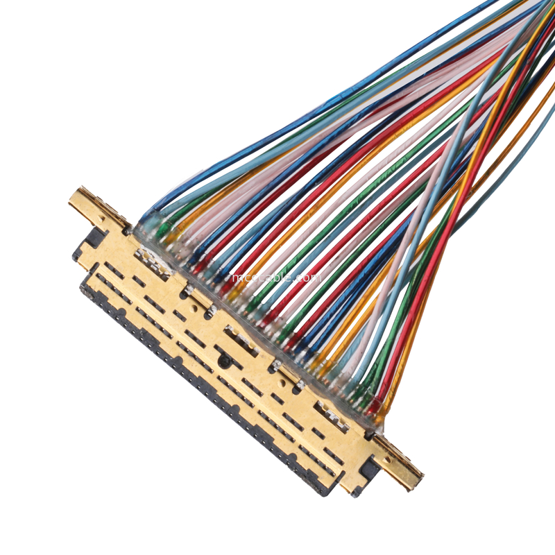 Cavi di tipo C USB 3.0 a 20453-230T-03 realizzati per misurare il connettore coaxiale a micro USB