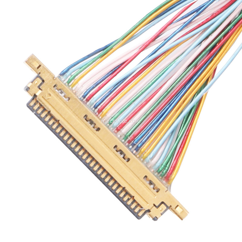Cavi di tipo C USB 3.0 a 20453-230T-03 realizzati per misurare il connettore coaxiale a micro USB