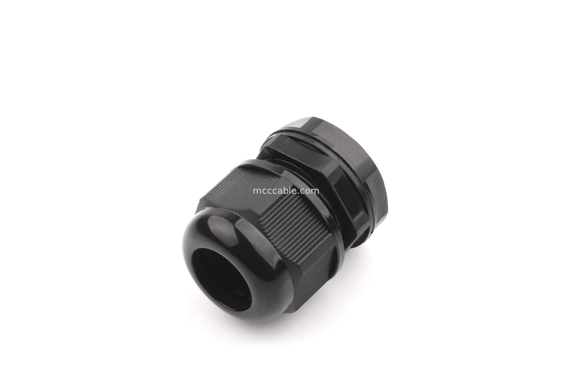 M25 Shell di connettore impermeabile industriale con 3Pin / 4Pin / 6Pin / 7Pin / 8Pin Supporta il trattamento del filo personalizzato OEM / ODM