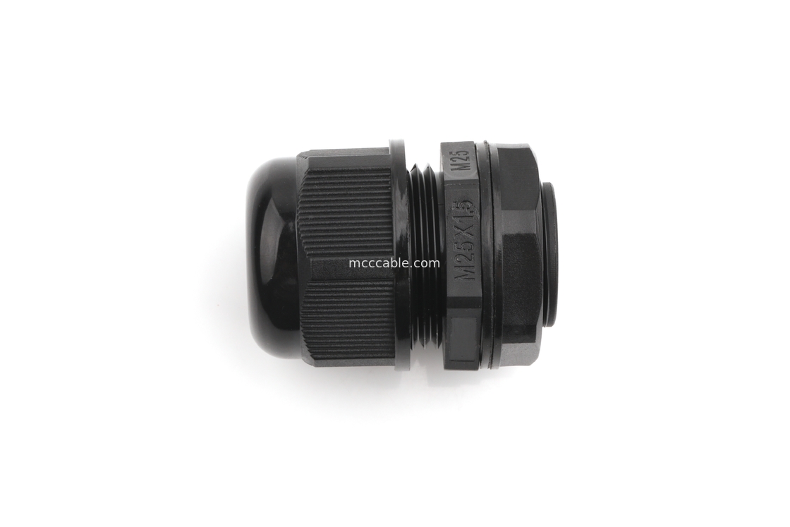 M25 Shell di connettore impermeabile industriale con 3Pin / 4Pin / 6Pin / 7Pin / 8Pin Supporta il trattamento del filo personalizzato OEM / ODM