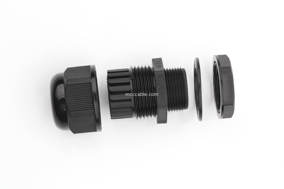 M25 Shell di connettore impermeabile industriale con 3Pin / 4Pin / 6Pin / 7Pin / 8Pin Supporta il trattamento del filo personalizzato OEM / ODM