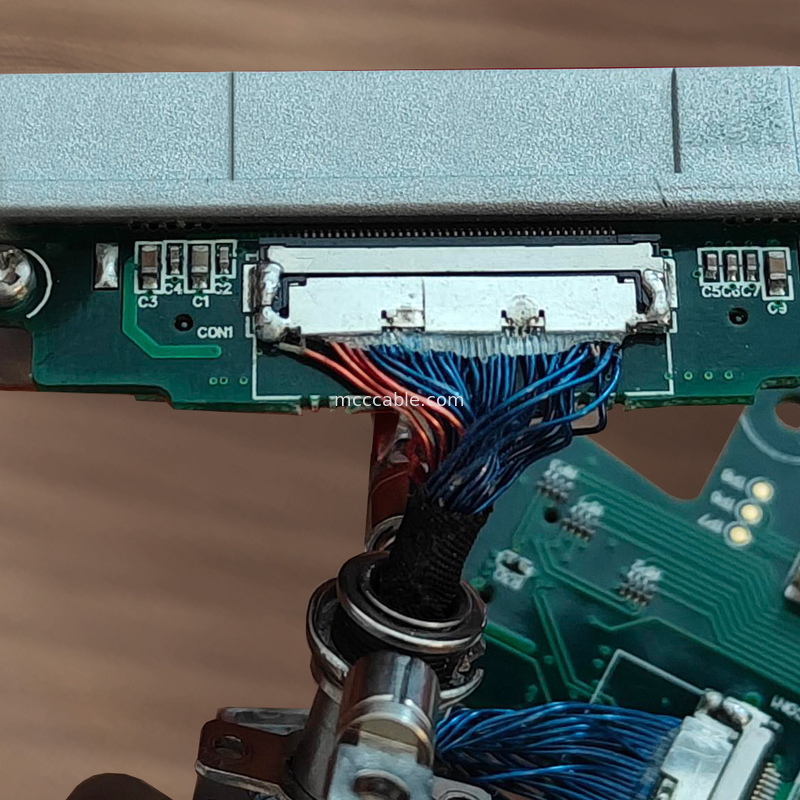 Cable Micro Coaxial LVDS di lunghezza personalizzata da 0,4 mm 20453z-030 SD a 20347 con blocco meccanico