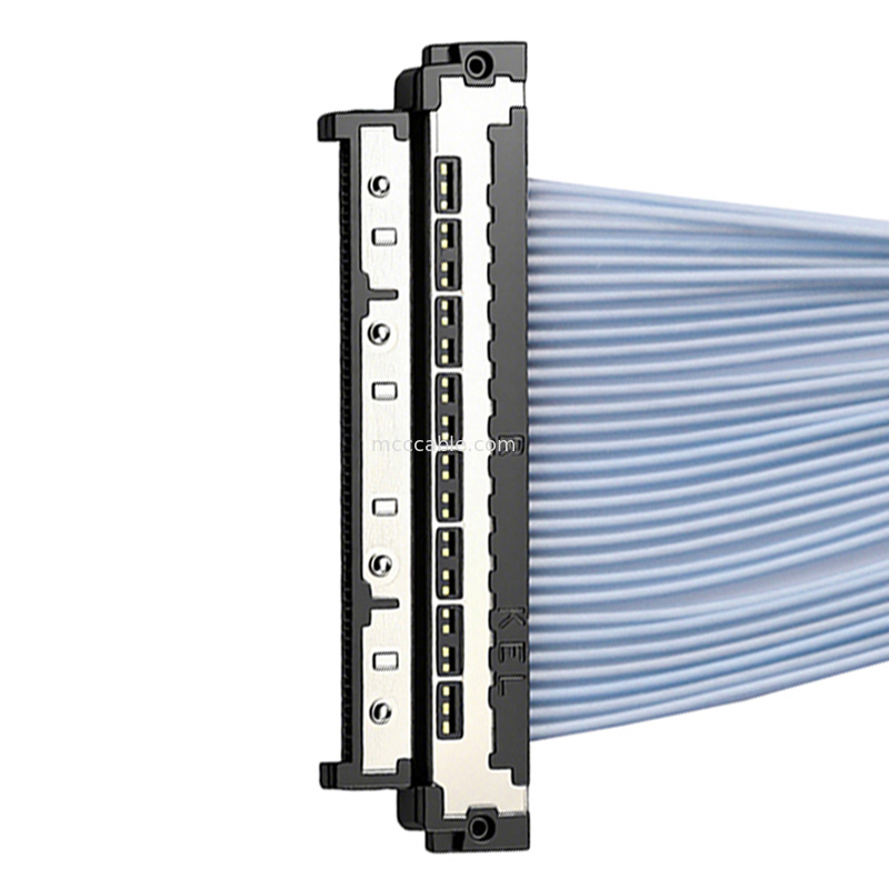 Cavo micro coassiale USL20-30SS-015B Future-Ready con connettore da 0,4 mm per telecamere AI Edge Computing