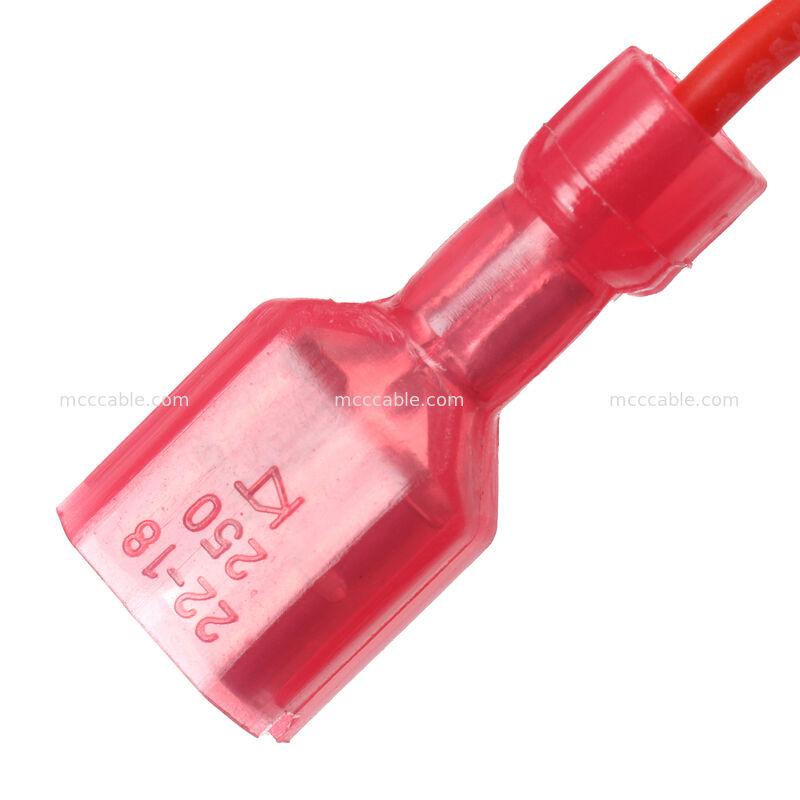 Cablaggio di alimentazione Nano-Fit a 4 pin su terminale femmina a lama da 6,3 mm con nucleo in ferrite